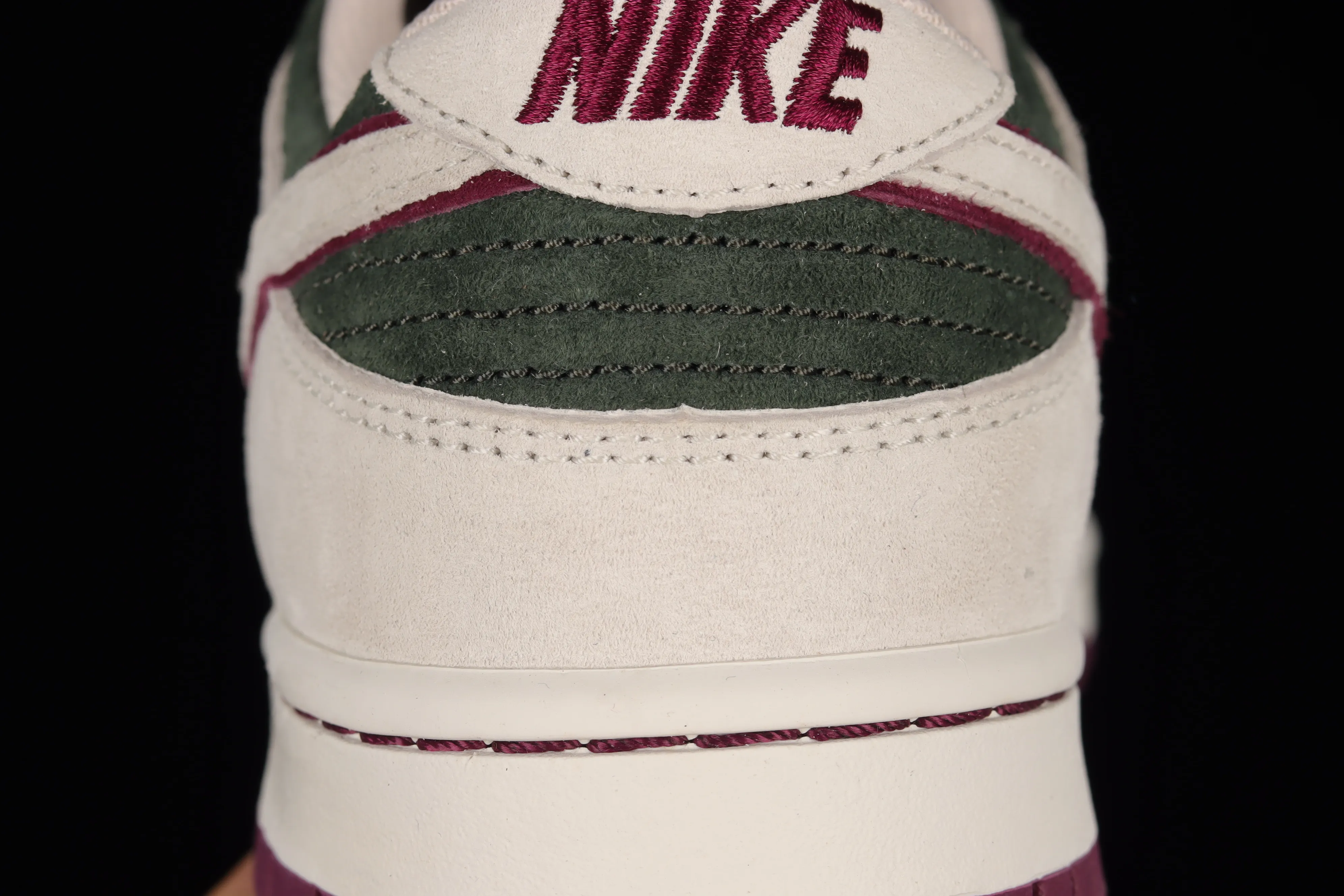 All Categories Nk SB Dunk Series Nk SB Dunk Low Low-top sneakers Otomo Katsuhiro x Nk SB Dunk Low "Steamboy OST" Otomo Katsuhiro co-branded SB low-top sports and leisure sneakers LF0039-013